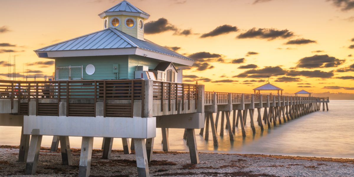 Juno Beach Pier just before sunrise